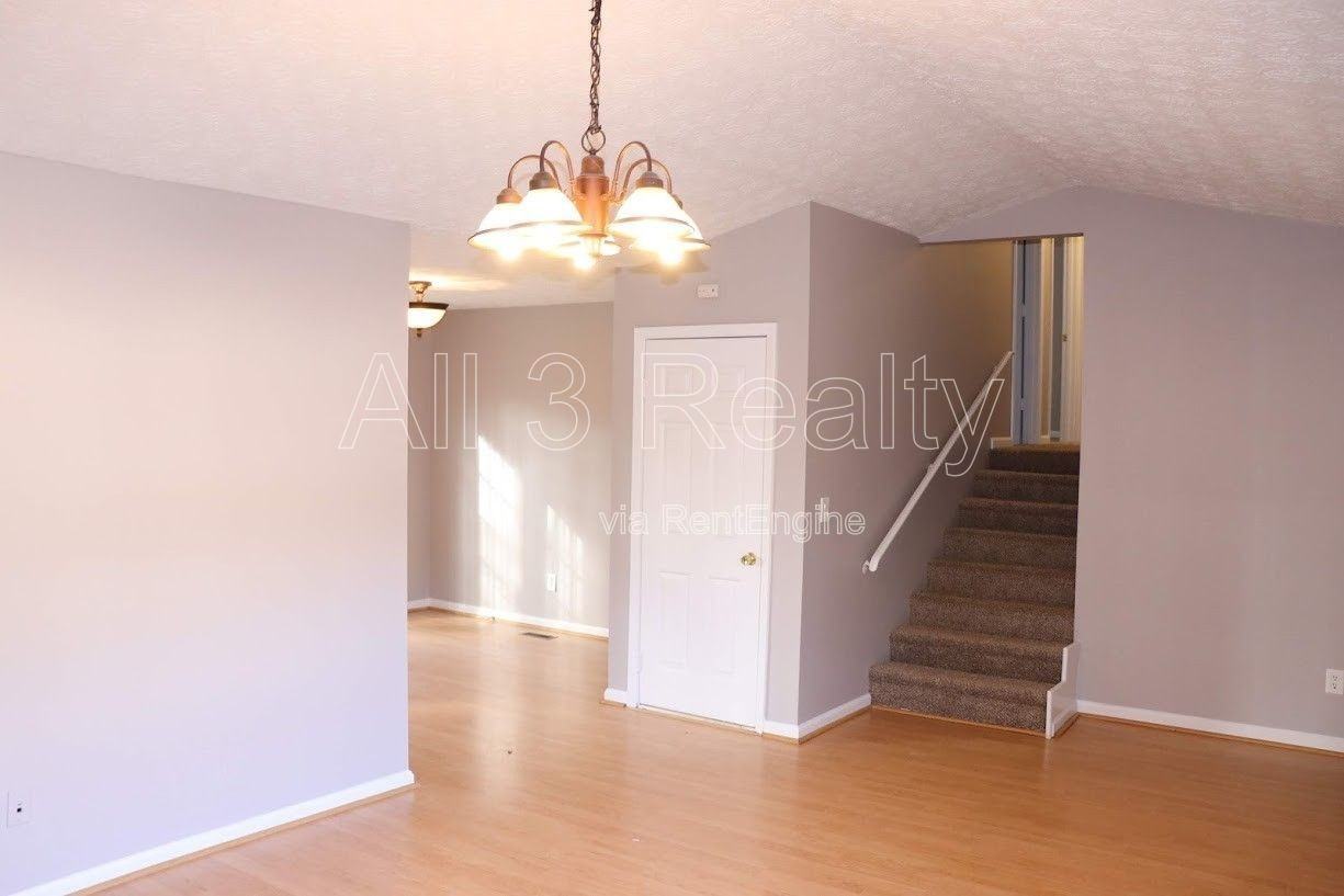508 Jarrett Ct - Photo 5 of 32