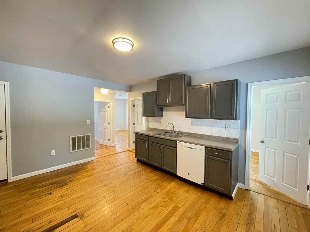 31 Front St - Photo 2 of 19