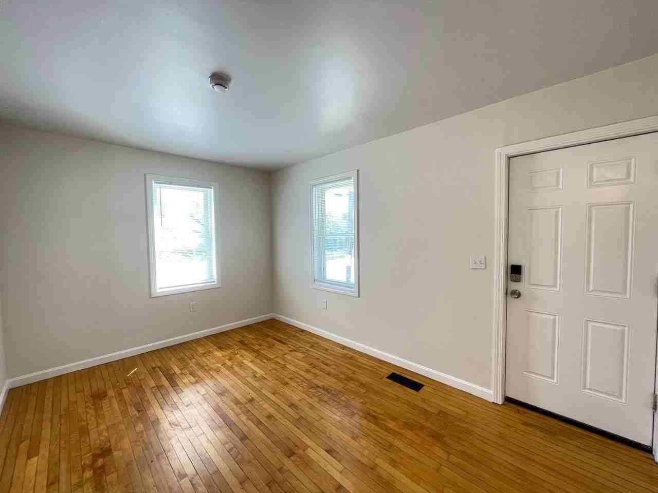 31 Front St - Photo 6 of 19