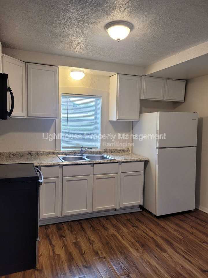 2716 Nichols Rd #3 - Photo 3 of 14