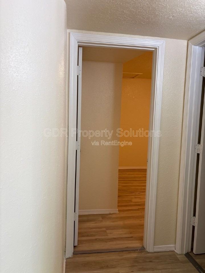 1116 Coal Ave Sw #10 - Photo 2 of 16