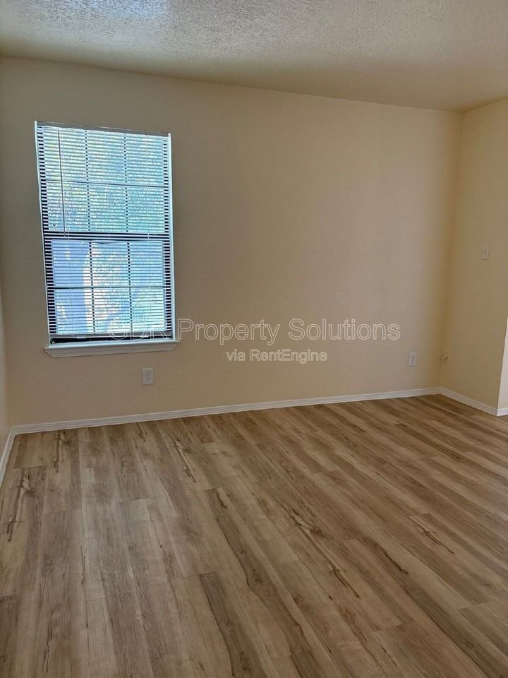 1116 Coal Ave Sw #10 - Photo 7 of 16