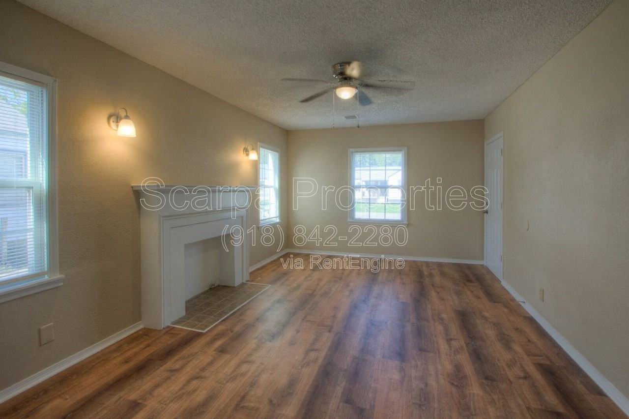 230 E Zion St - Photo 5 of 27