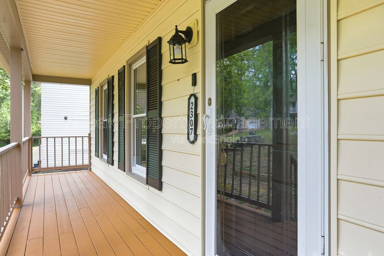 2307 Providence Creek Rd - Photo 5 of 27