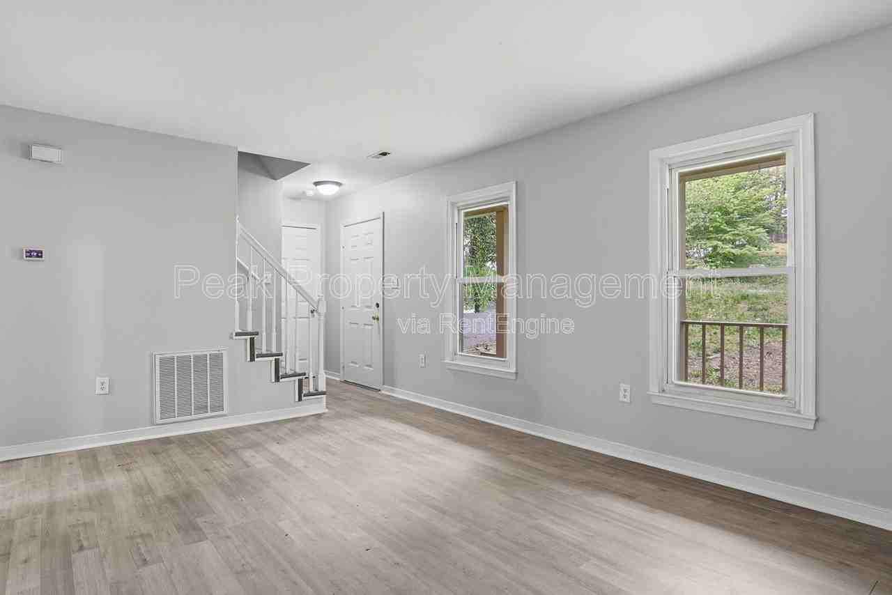 2307 Providence Creek Rd - Photo 7 of 27