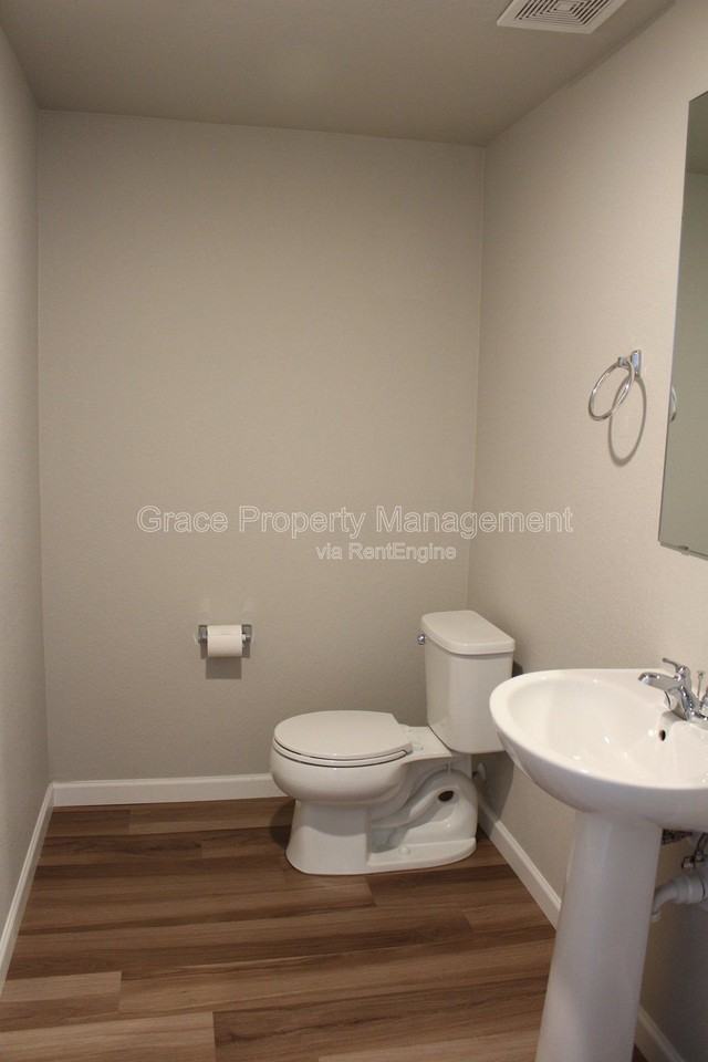 1156 Oak Cir - Photo 5 of 19