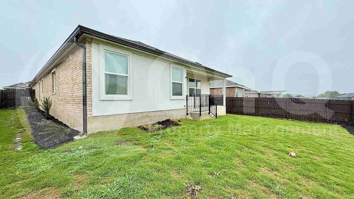 2528 Four Waters Loop - Photo 3 of 5