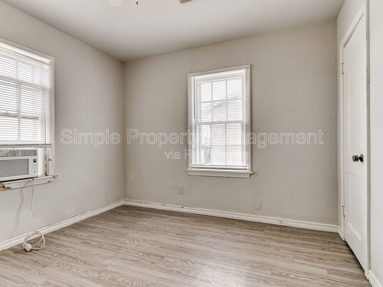 4005 N Rockwell Ave - Photo 6 of 15