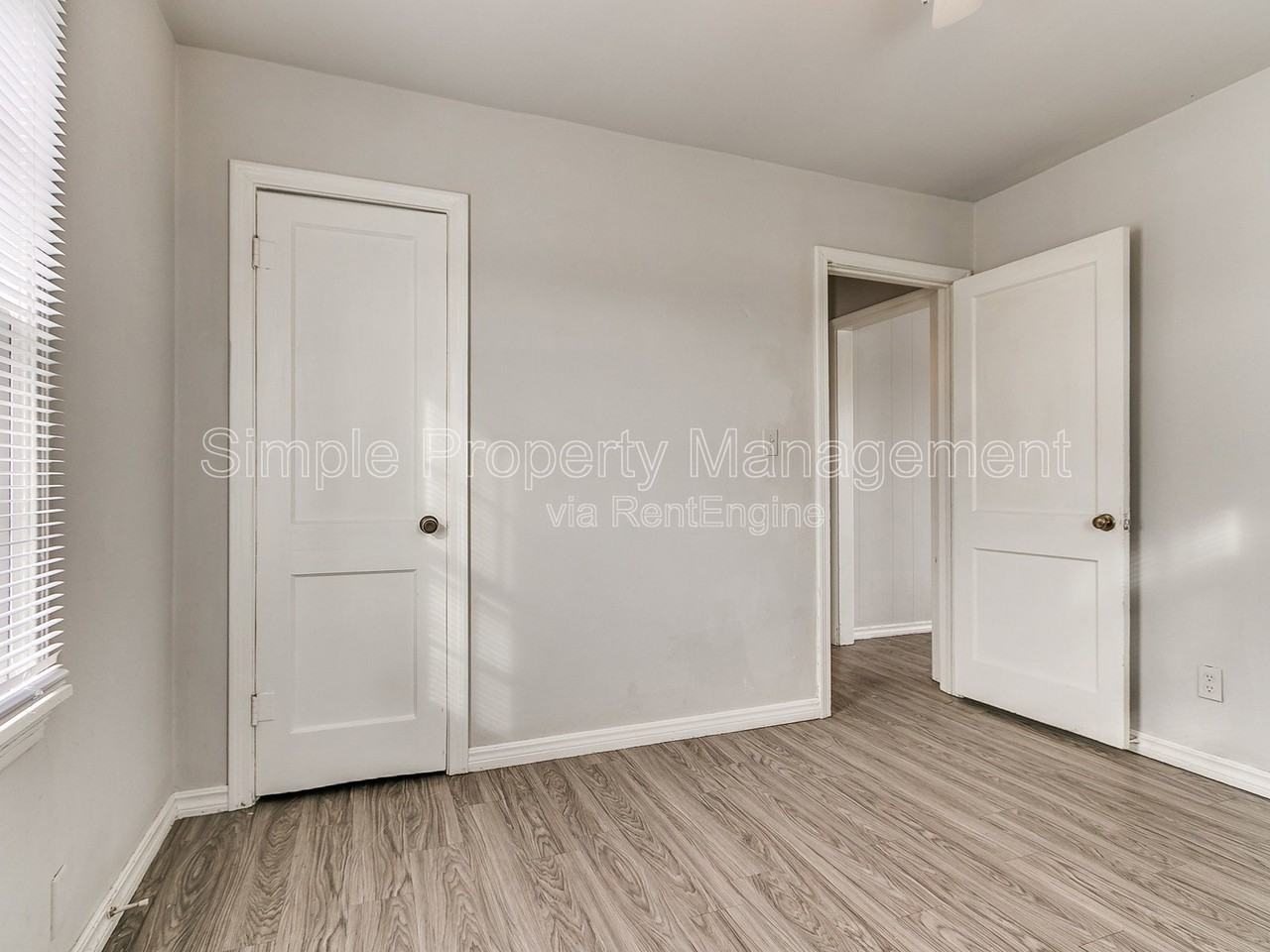 4005 N Rockwell Ave - Photo 7 of 15