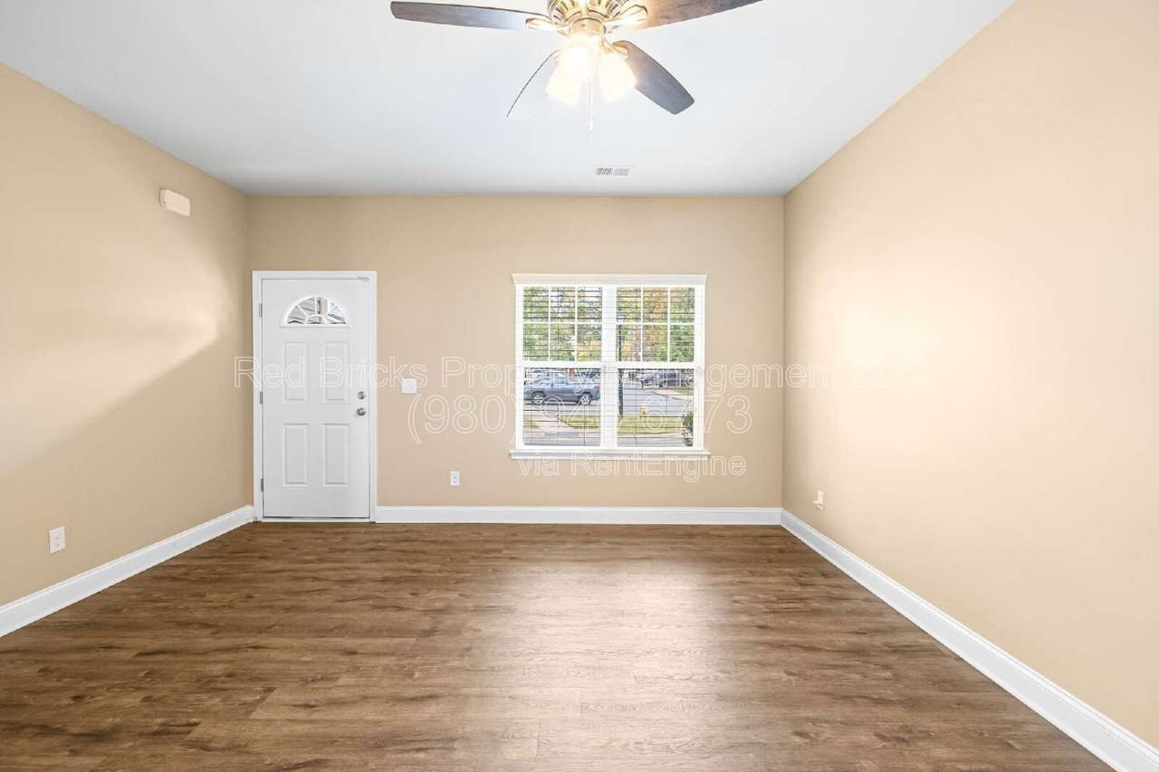 12562 Mcgrath Dr - Photo 4 of 18