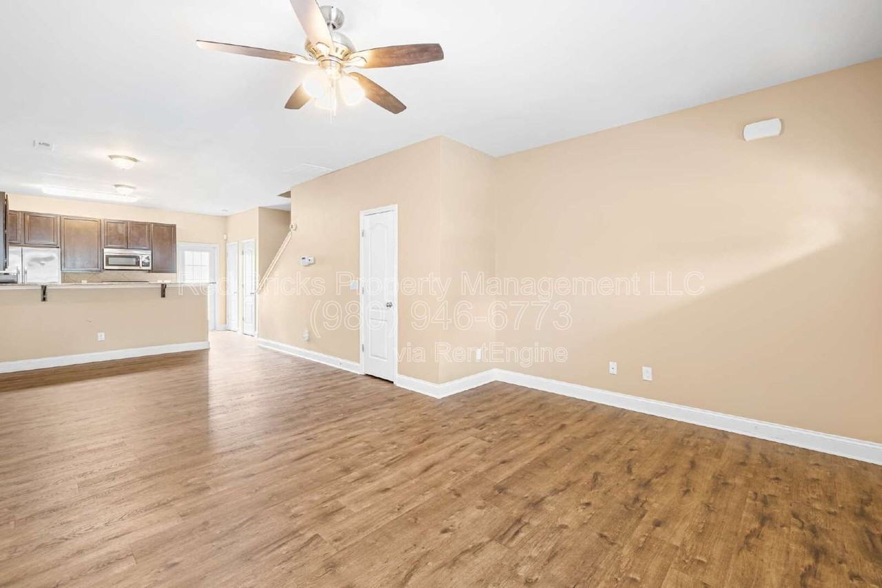 12562 Mcgrath Dr - Photo 5 of 18