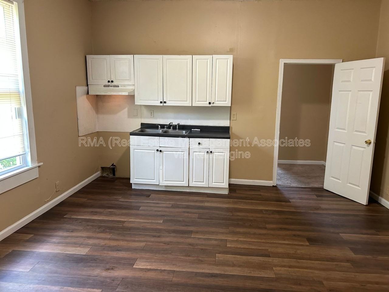 108 Elm St #A - Photo 3 of 5