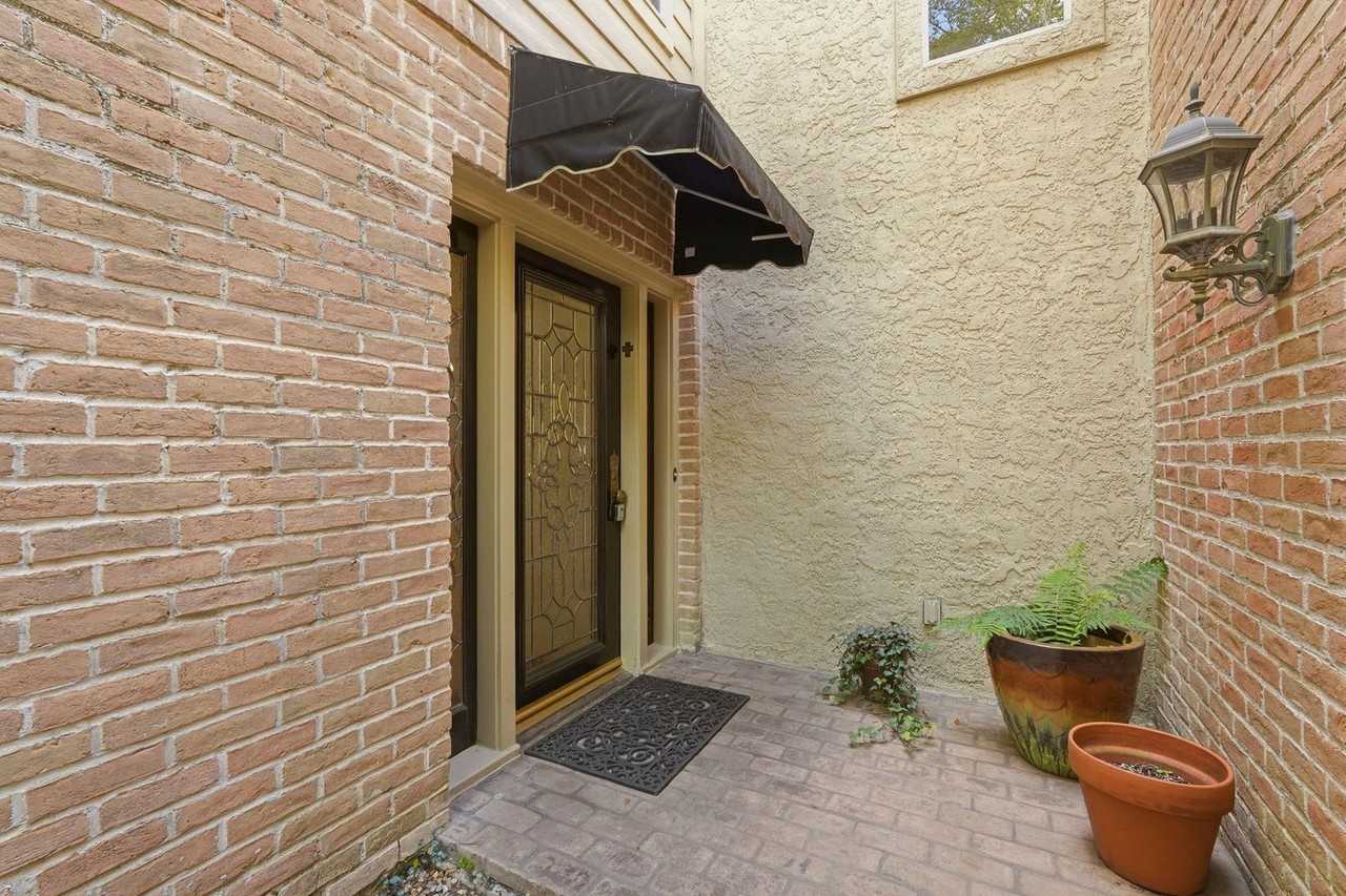 10125 Valley Forge Dr - Photo 3 of 25