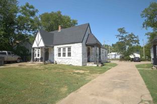 613 E Xyler St - Photo 1 of 1