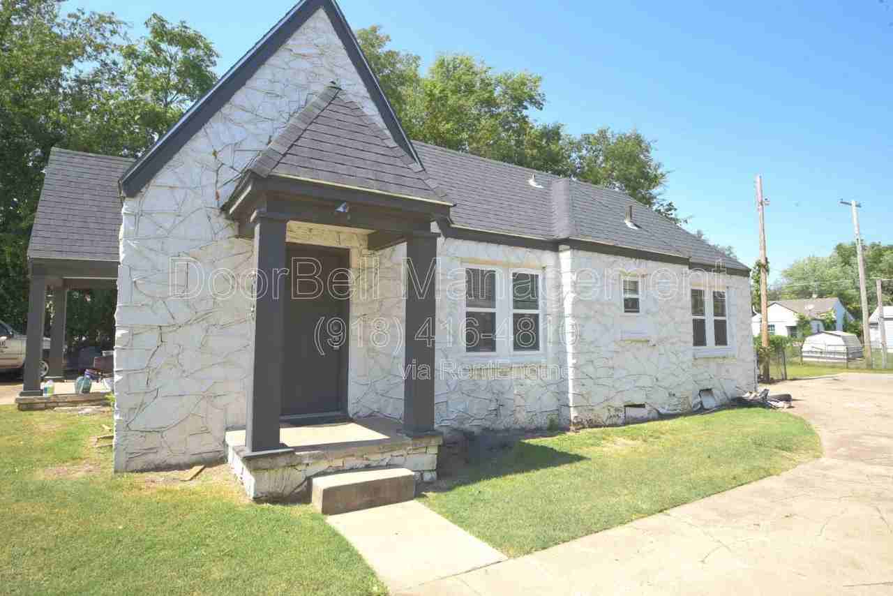 613 E Xyler St - Photo 2 of 12