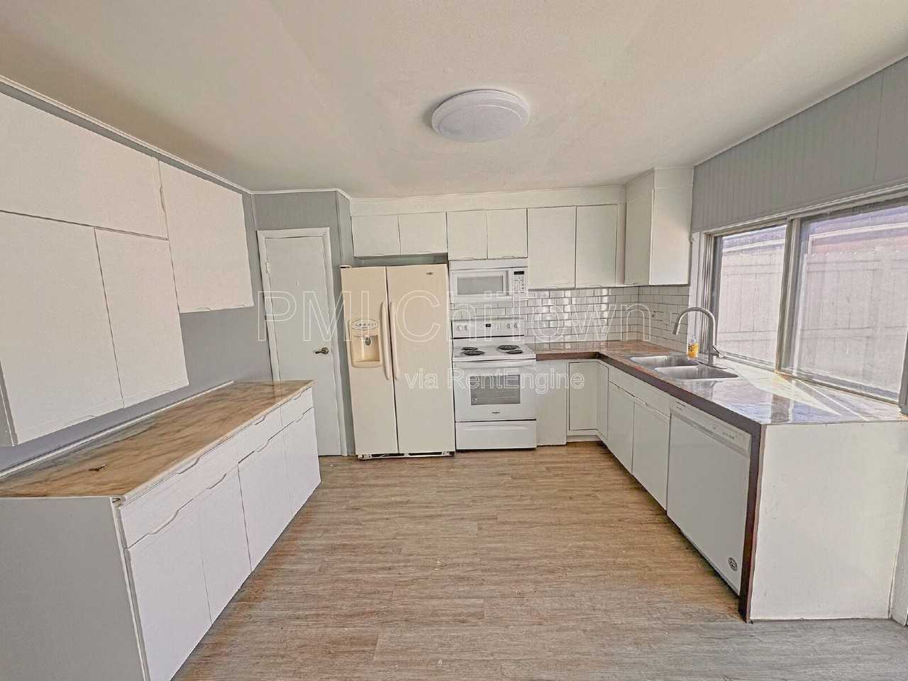 5573 Court F - Photo 6 of 21