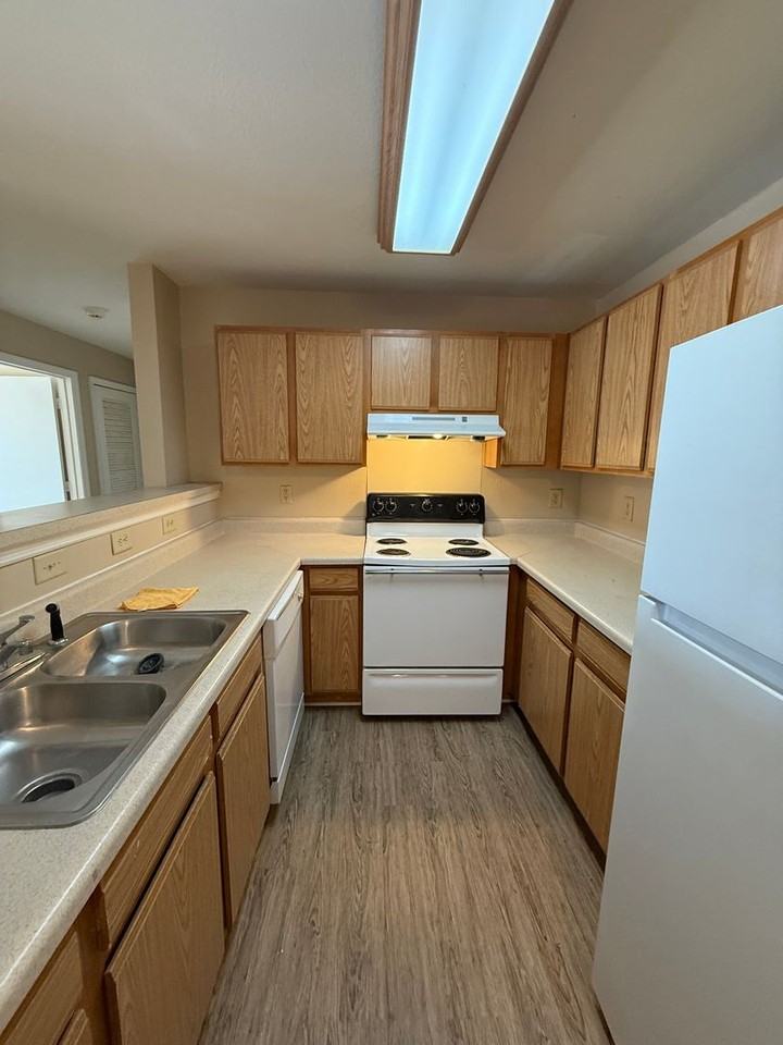 Highlands Apts - Photo 3 of 38