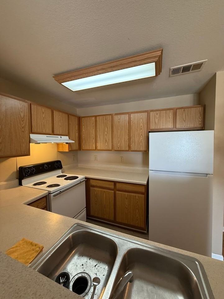 Highlands Apts - Photo 4 of 38