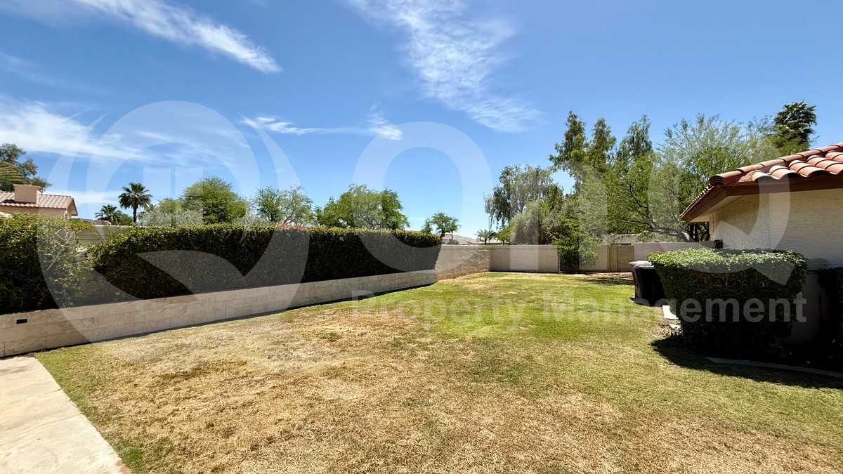 10678 E Cinnabar Ave - Photo 3 of 23