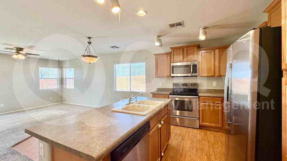 10464 N 116th Ln - Photo 7 of 28