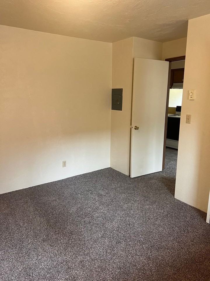 1531 High St #5 - Photo 4 of 12