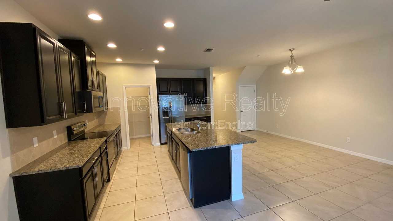 7490 Aloma Pines Ct - Photo 4 of 16