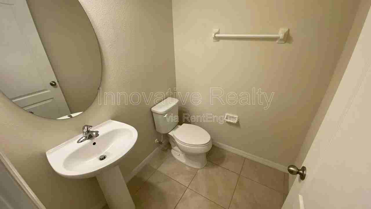 7490 Aloma Pines Ct - Photo 5 of 16