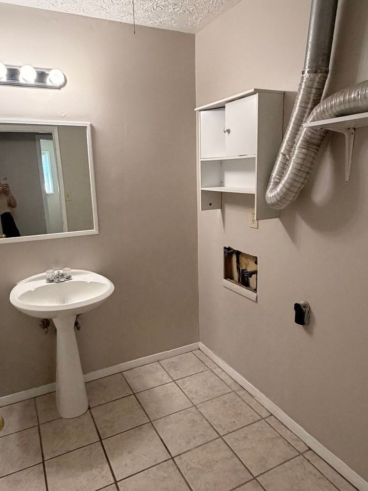 5400 Cove Ave - Photo 7 of 10