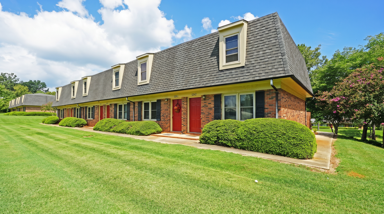 Country Club Apartments - Photo 2 of 27