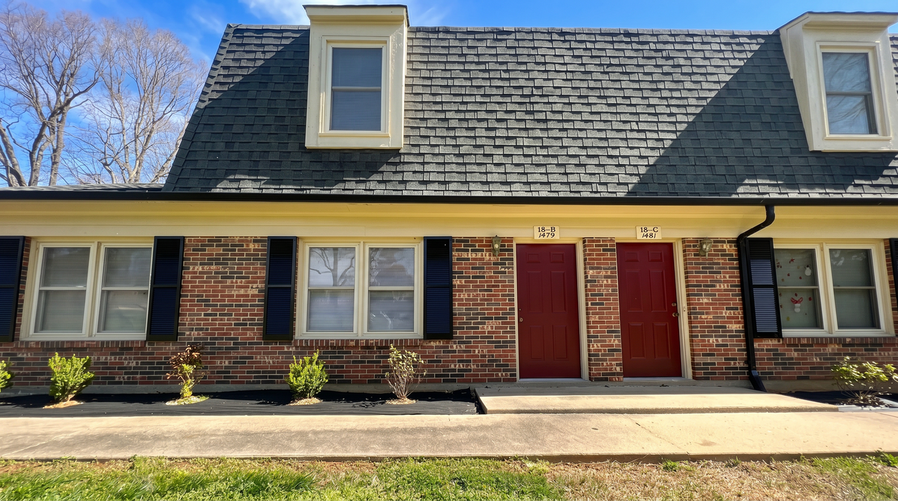 Country Club Apartments - Photo 4 of 27