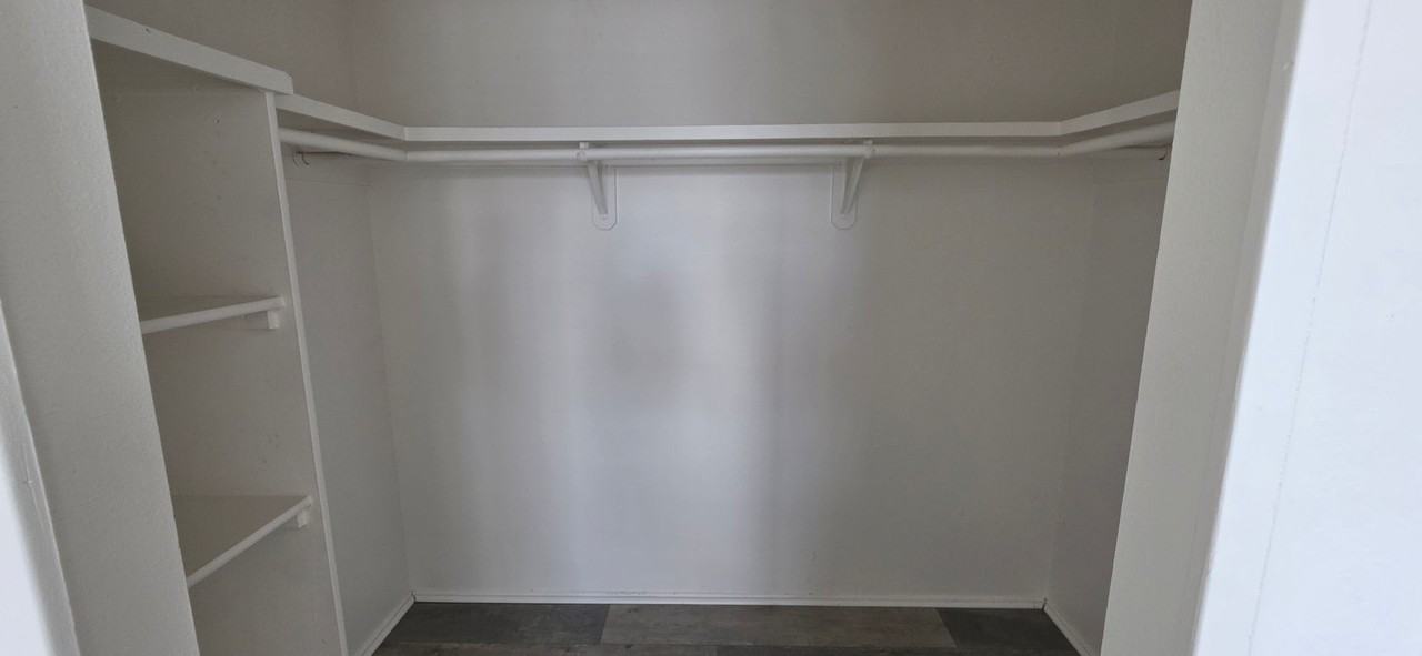 Oakwood Terrace **1 MONTH FREE MOVE IN SPECIAL!!!** - Photo 5 of 33