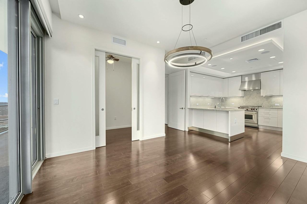 200 S Congress Ave #24B - Photo 5 of 21