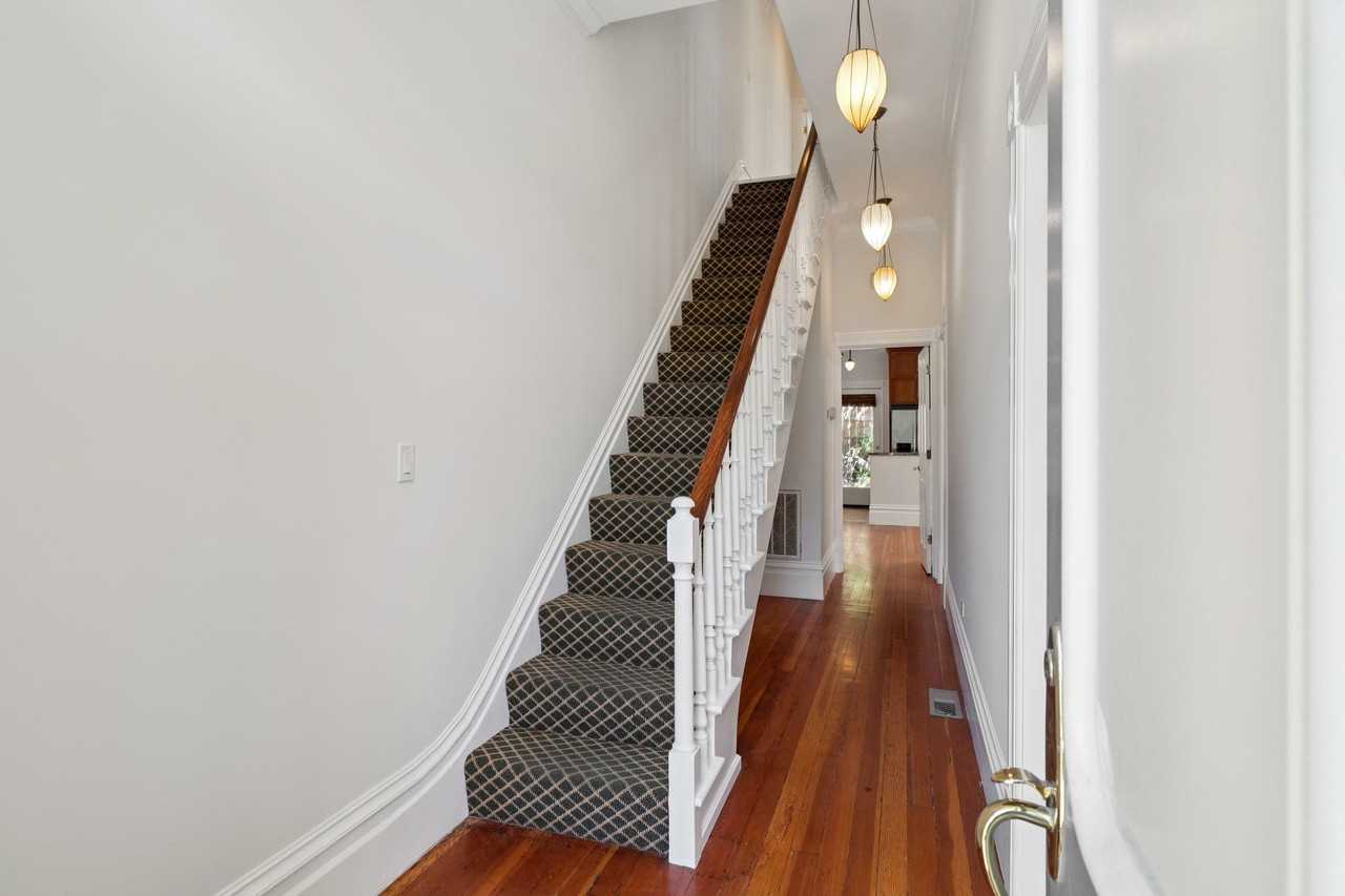 2250 Webster St - Photo 4 of 39