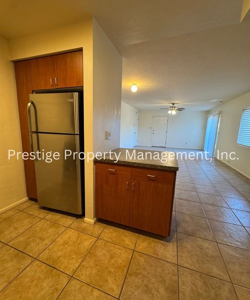 2525 N Alvernon Way #B4 - Photo 5 of 22