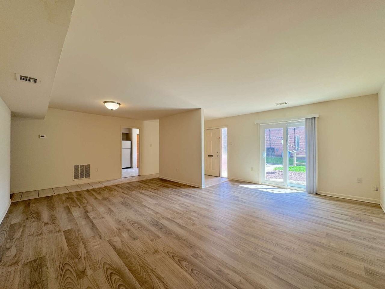 4538 Conwell Dr - Photo 4 of 18