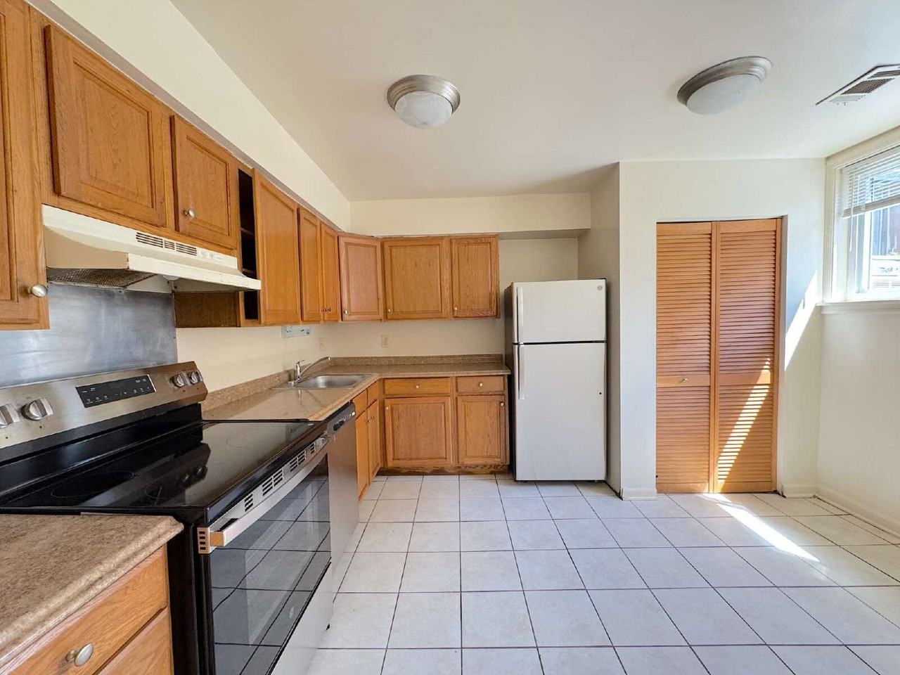 4538 Conwell Dr - Photo 6 of 18