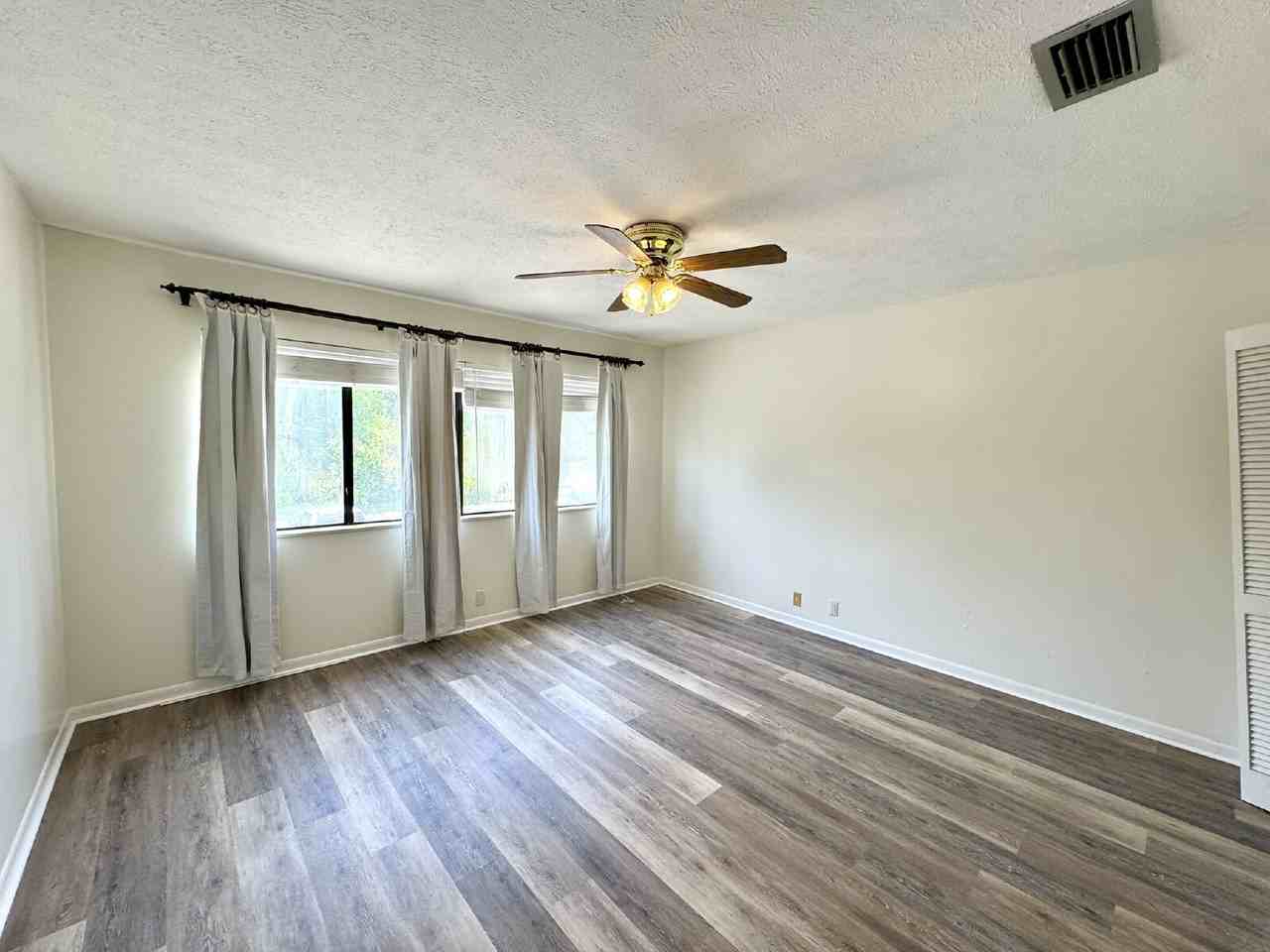 300 Cherry St Apt 4 - Photo 7 of 19