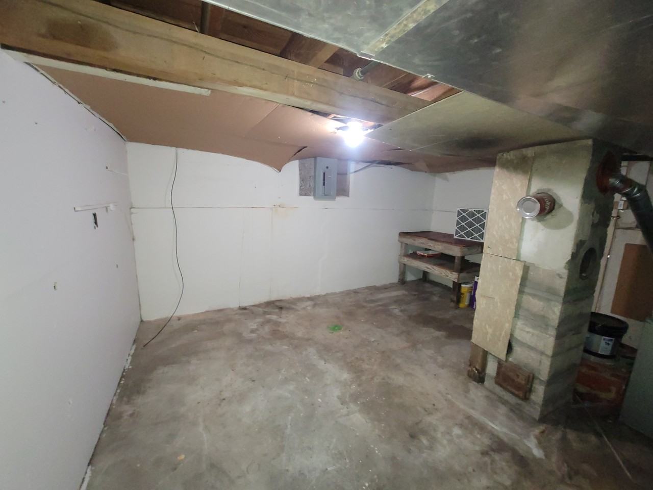 711 Sanford Ave #8788800 - Photo 7 of 11