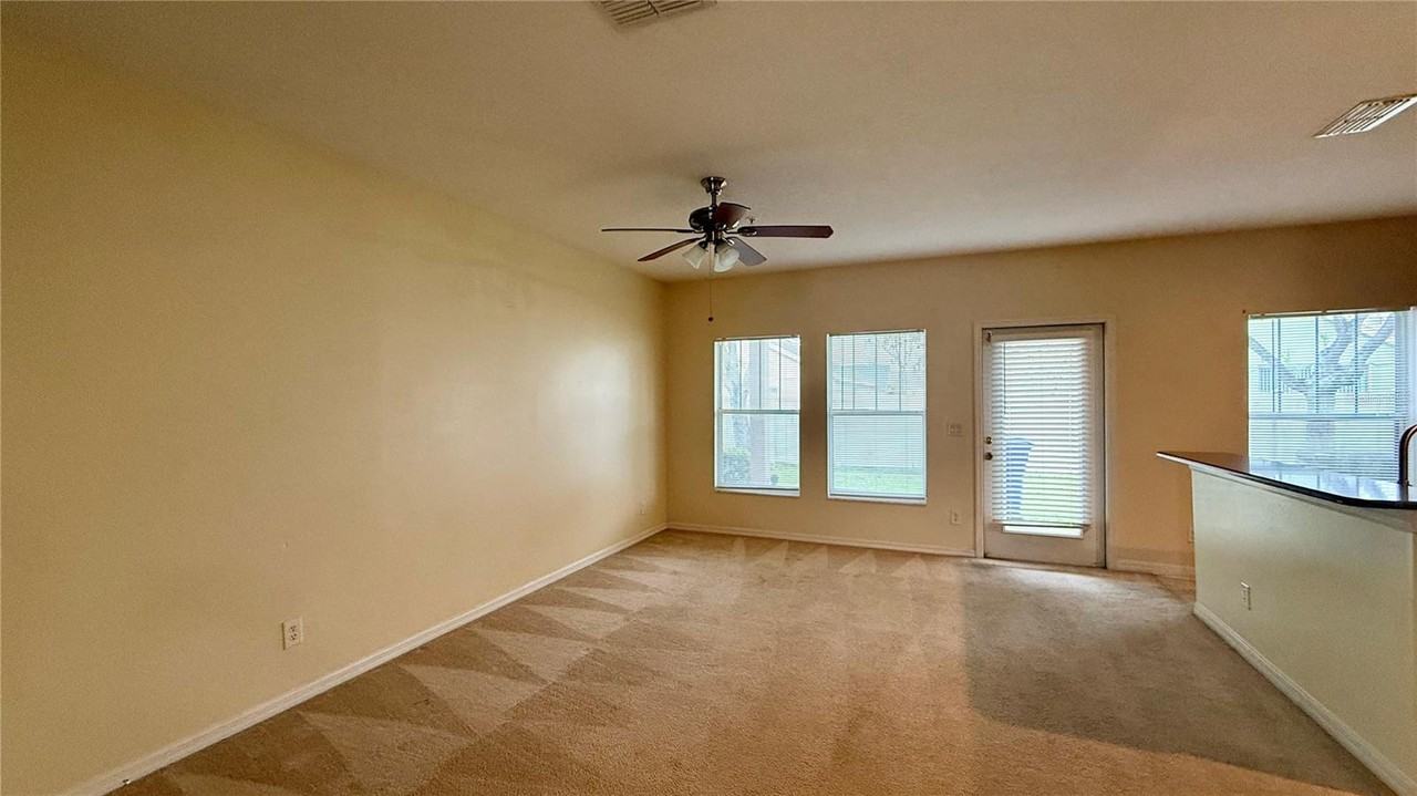 2052 Cypress Bay Blvd - Photo 4 of 16