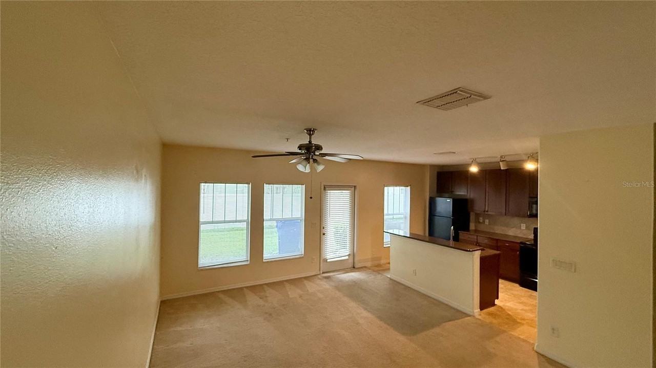 2052 Cypress Bay Blvd - Photo 6 of 16