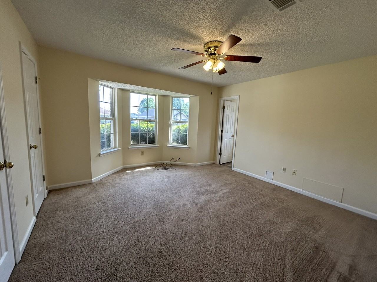 942 Poppleton Dr - Photo 6 of 11