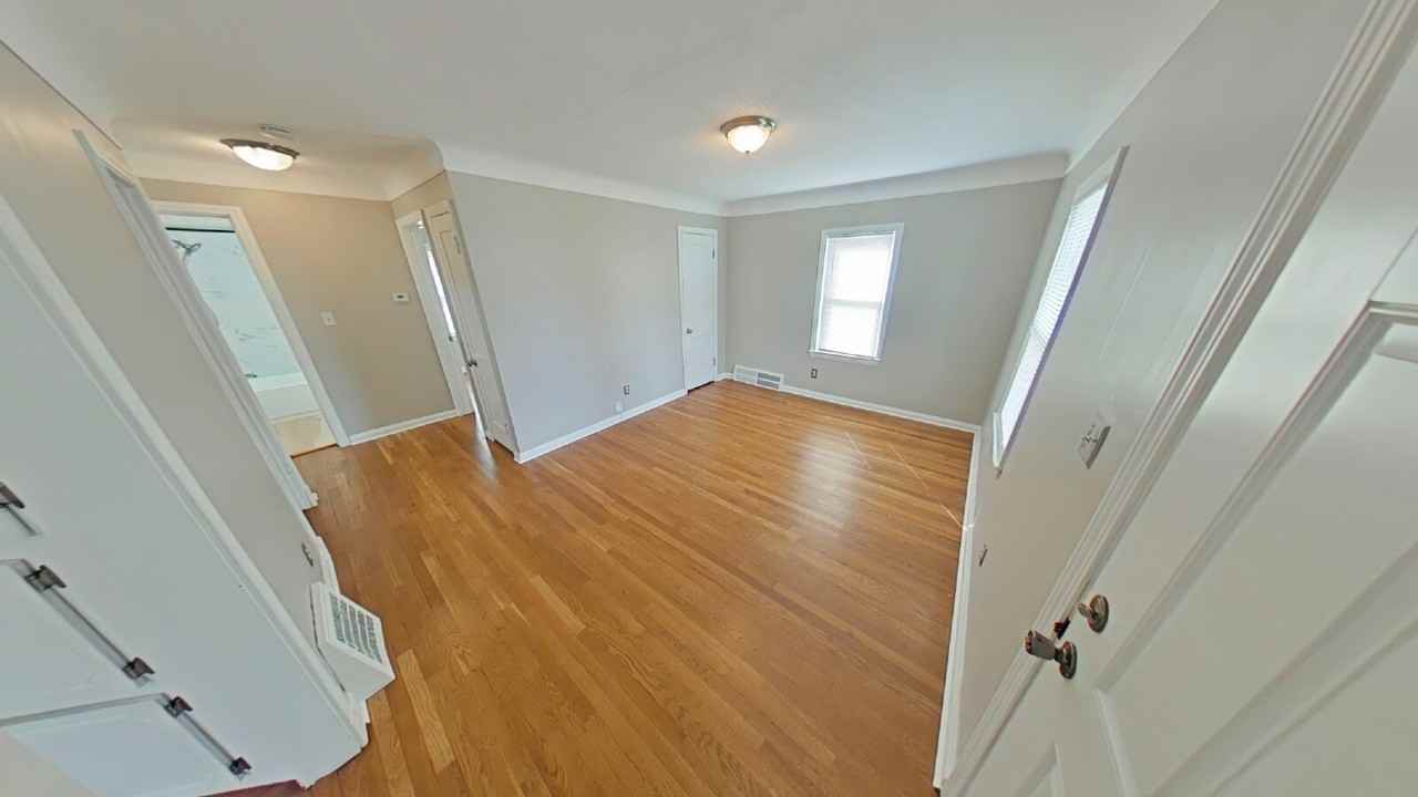 21836 Alger St - Photo 2 of 10