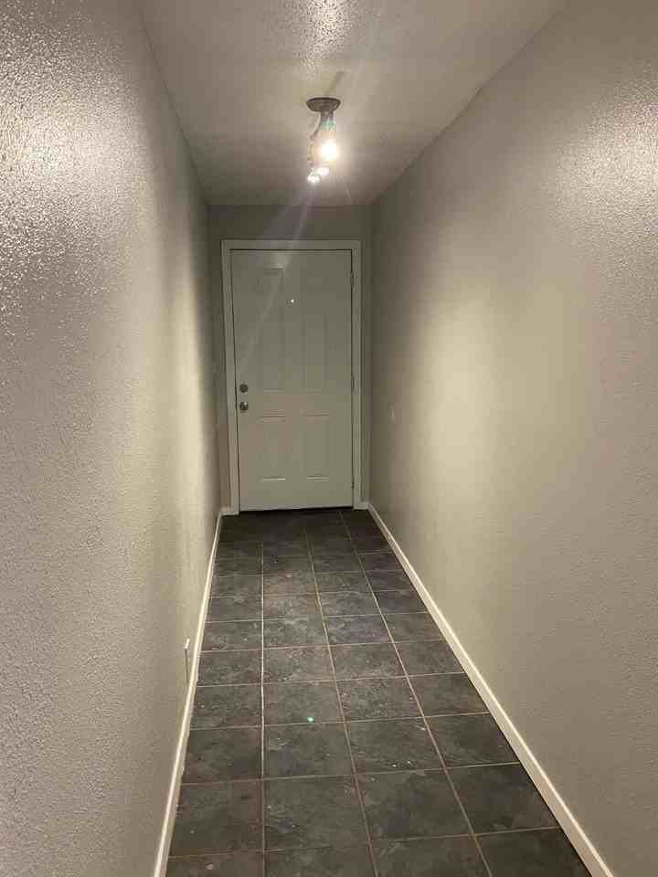 2517 47th St - Photo 2 of 12