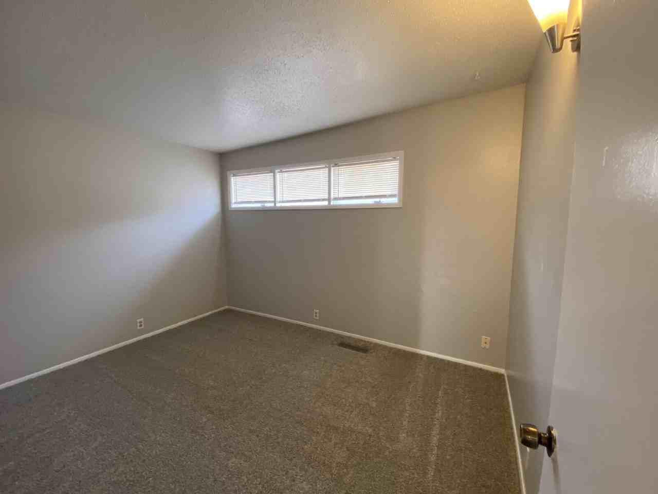 2517 47th St - Photo 7 of 12