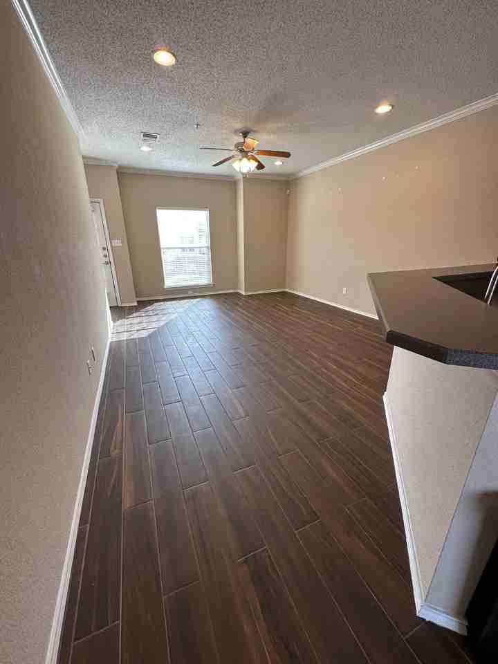 2108 Main St - Photo 3 of 16