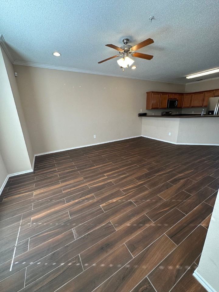 2108 Main St - Photo 4 of 16