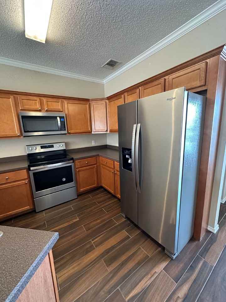 2108 Main St - Photo 5 of 16
