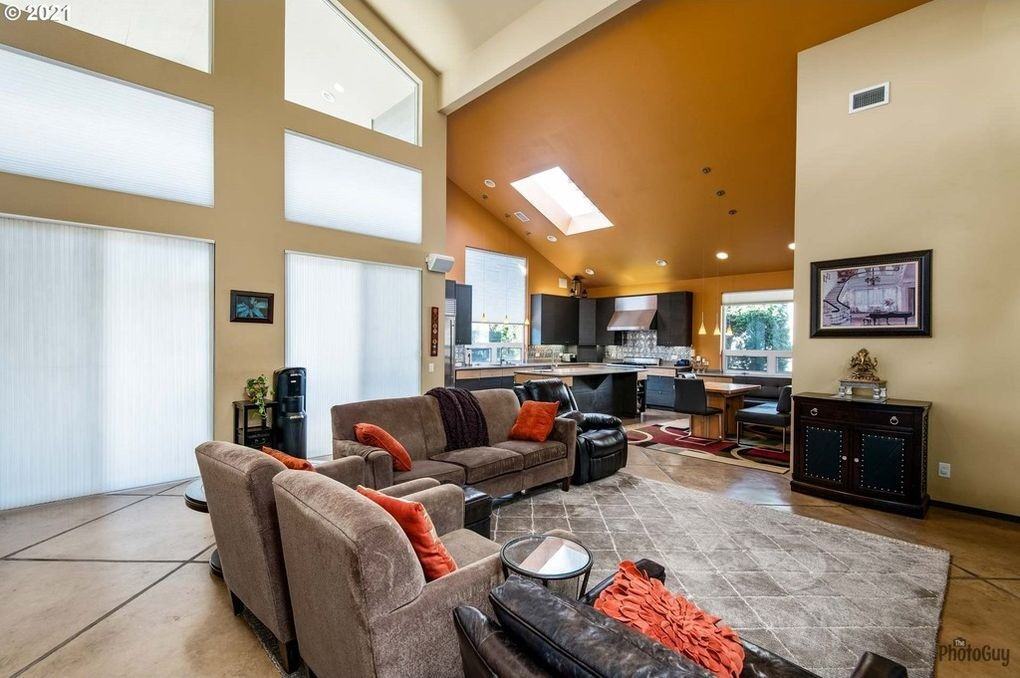 1055 Backlund Pl - Photo 6 of 23