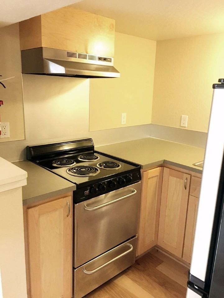 434 E 13th Ave Apt 1 - Photo 3 of 6