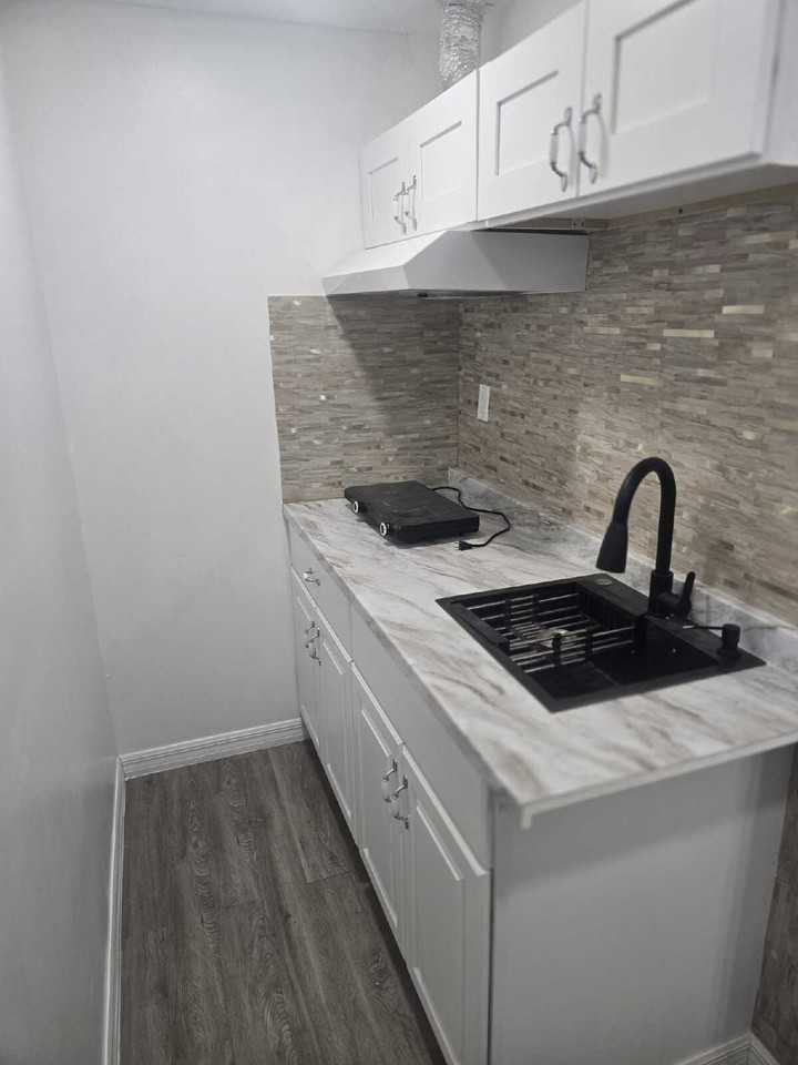 9733 Dick St - Photo 7 of 9